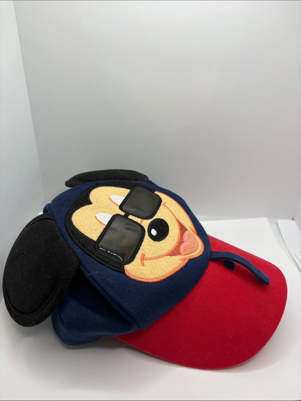Mickey Mouse Kids' Ear Hat blue & Red w/sunglasses strap holder vintage toddler